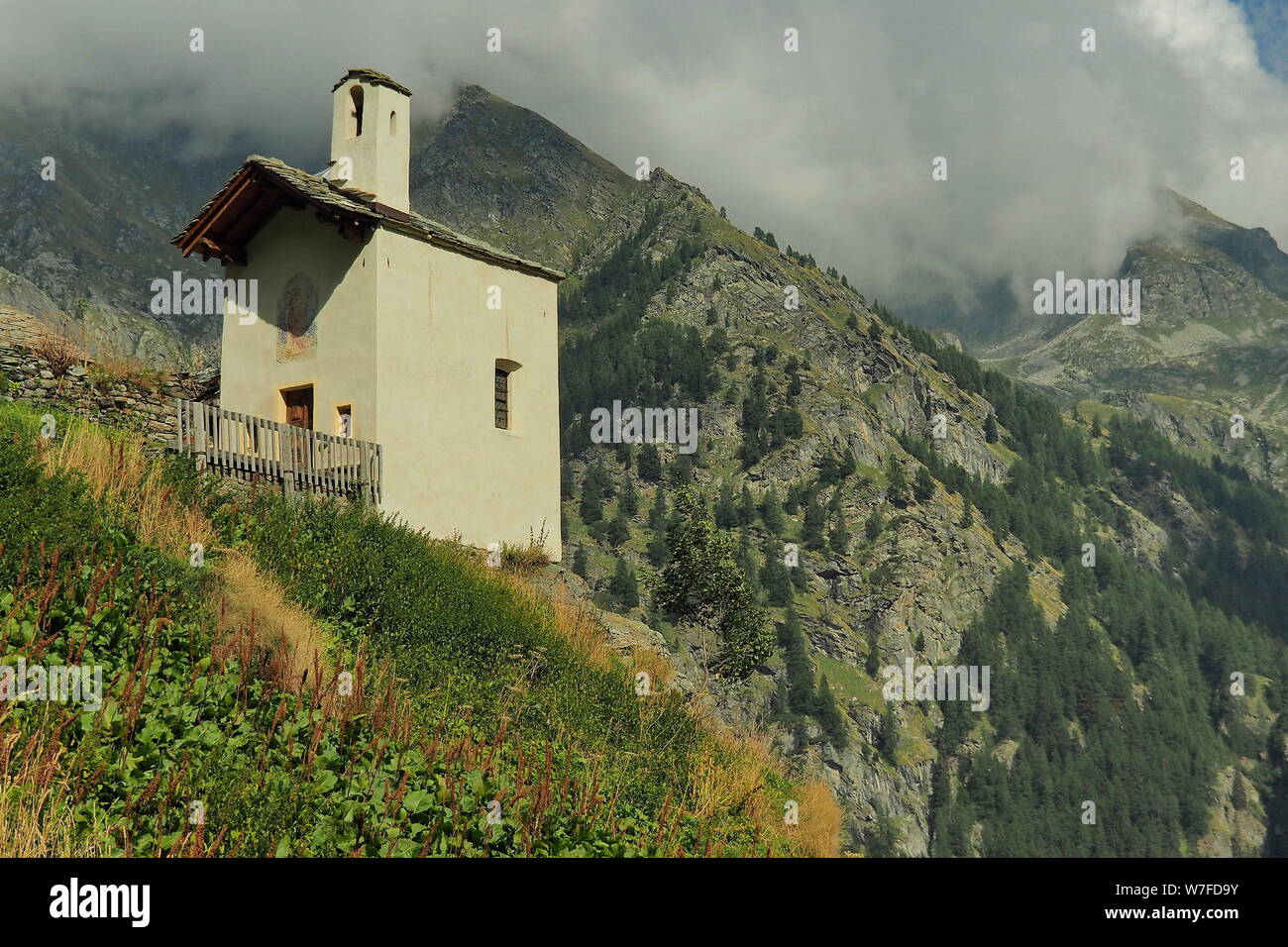 Eine kleine Kirche in Gressoney, Aosta, Italien. Stockfoto
