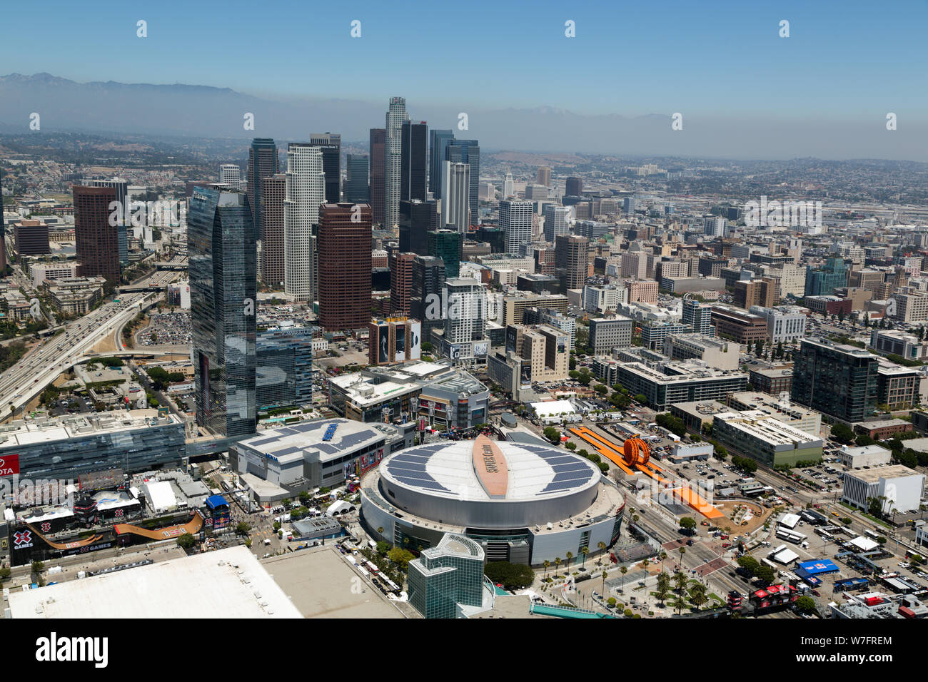 Luftaufnahme von Staples Center während der X-Spiele. Los Angeles, Kalifornien Stockfoto