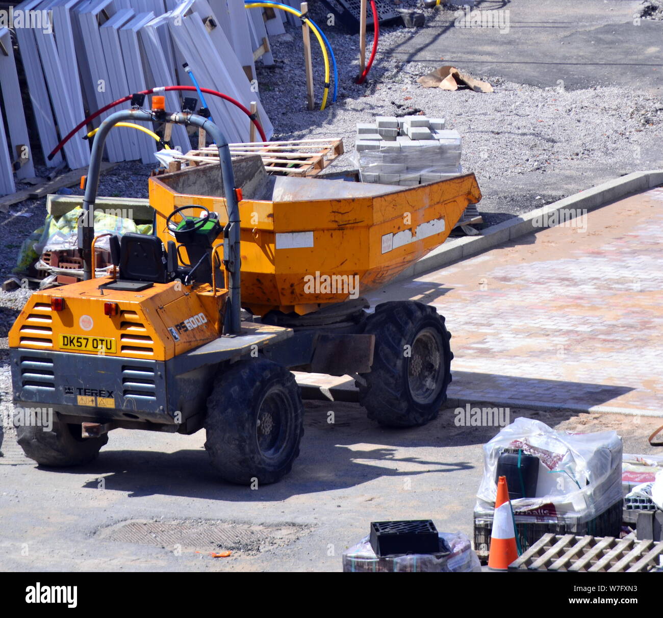 Eine Ansicht eines Kipper auf einer Baustelle in Ardwick, Manchester, Greater Manchester, UK Stockfoto