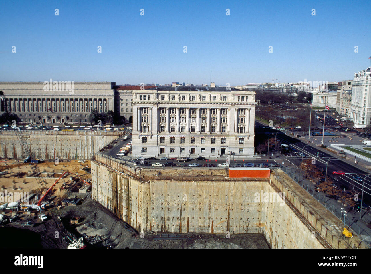 Luftbild mit dem Bau des Ronald Reagan Building und International Trade Centre, das 1998 eröffnete, Washington, D.C Stockfoto
