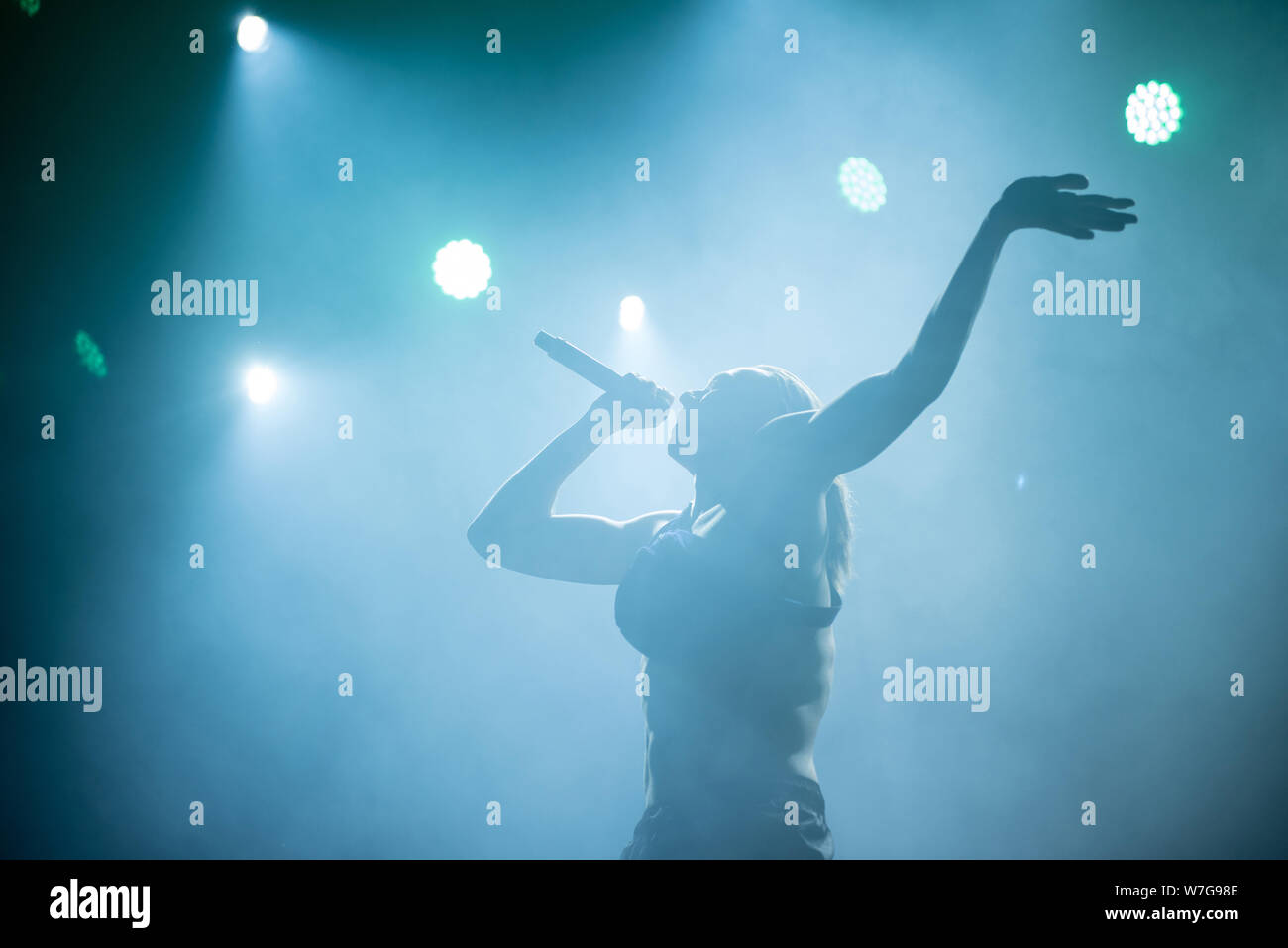 BONTIDA, Rumänien - Juli 19, 2019: Exzentrische Estnische rapper Tommy Cash bei einem live Konzert in Electric Castle Festival Stockfoto