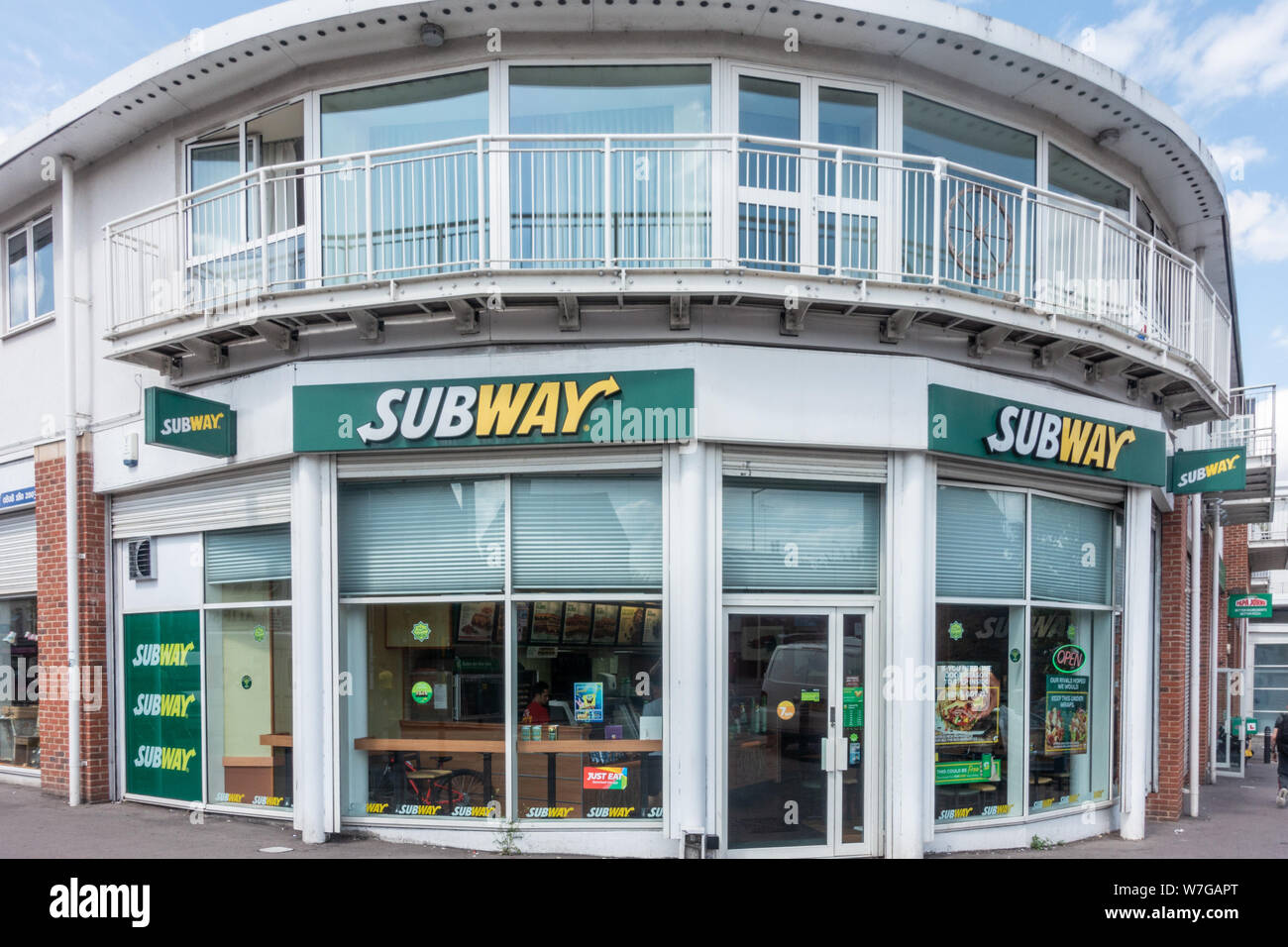 Die Vorderseite des Subway Sandwich Shop auf der Oxford Road in Reading, Berkshire, Großbritannien Stockfoto