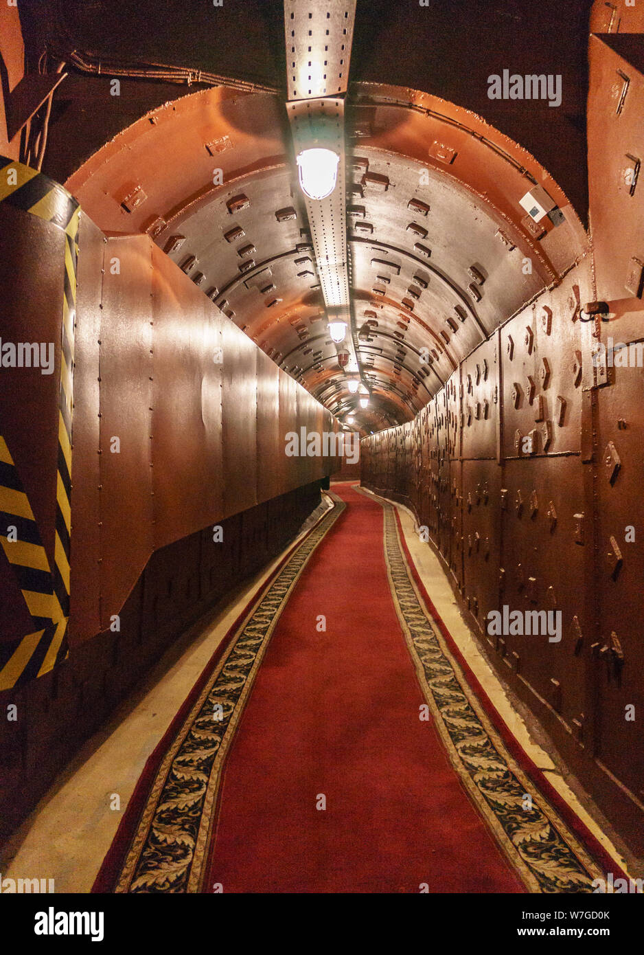 U-Bahn Tunnel. Verlassenen Bunker aus dem Kalten Krieg. Anti-AKW-unterirdischen Bunker. Tunnel am Bunker-42, Anti-AKW-unterirdischen Anlage b Stockfoto