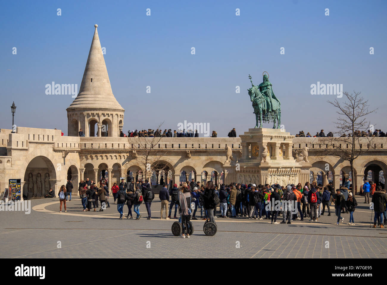 Budapest, Ungarn, 22. März 2018: die Fischerbastei und die Statue von Stephen I. Stockfoto
