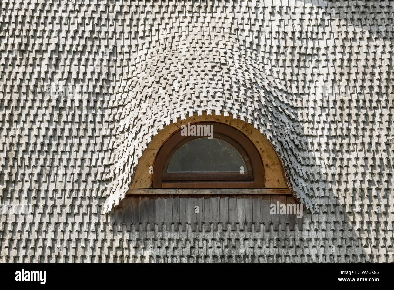In der Bukowina, Rumänien. Detail in einem traditionellen Gebäude mit einem Schindeldach Stockfoto