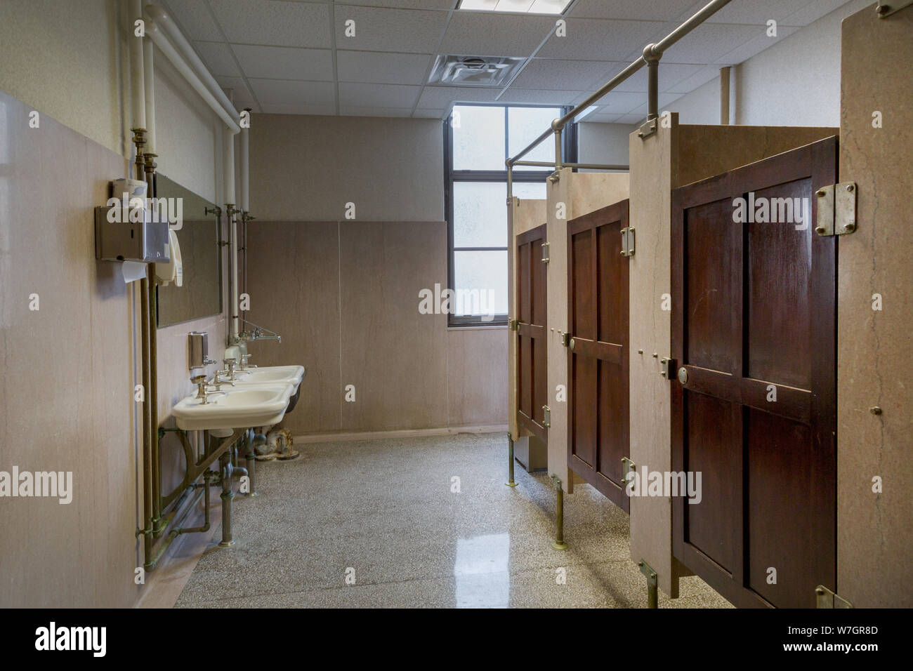 Badezimmer im Century Station Federal Building und Postal Station in Raleigh, North Carolina, USA Stockfoto