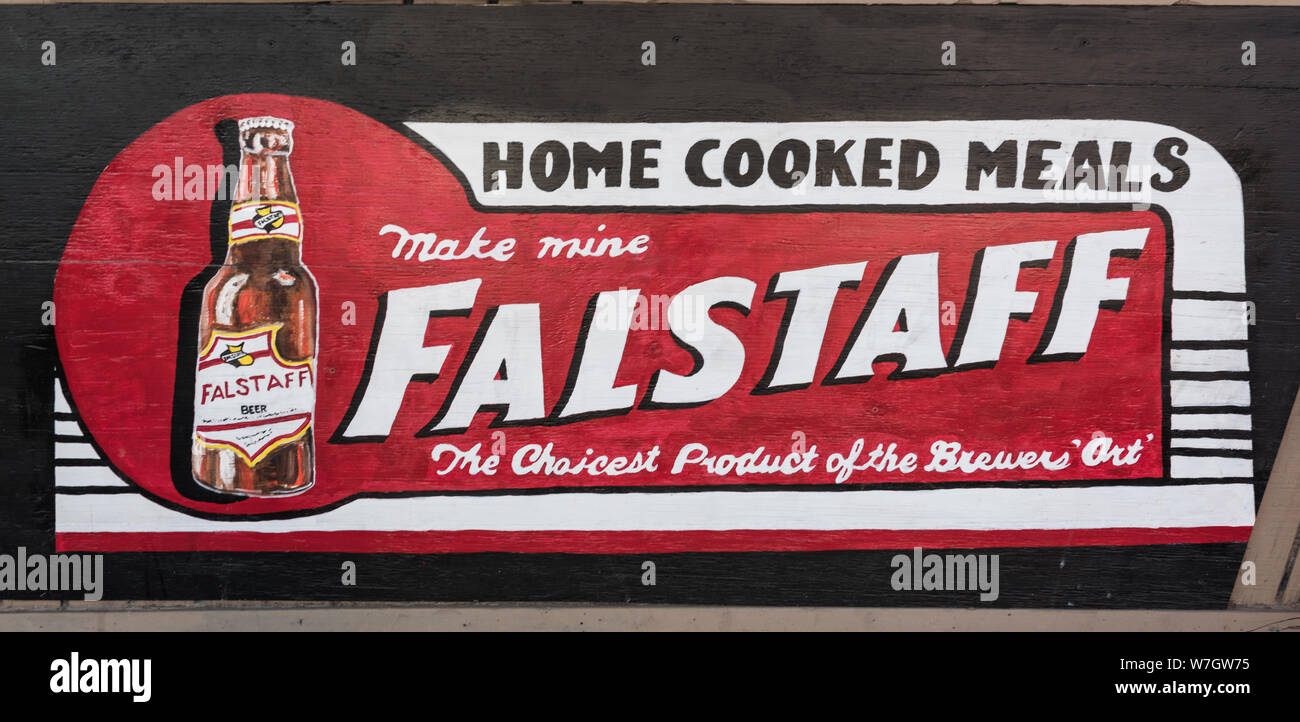 Bier Schild Make Mine Falstaff In Lil Red Longhorn Saloon In Die Stockyards District Von Fort Worth Texas Stockfotografie Alamy