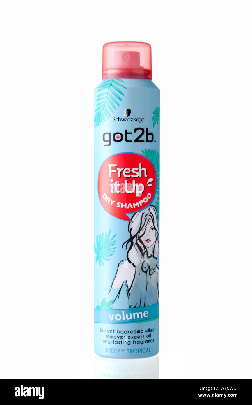 Trockene Shampoo Schwarzkopf - Fresh Up got2b, Instant backcomb Wirkung entfernt überschüssiges Öl lang anhaltenden Duft, breezy Tropical, auf weissem Bac isoliert Stockfoto