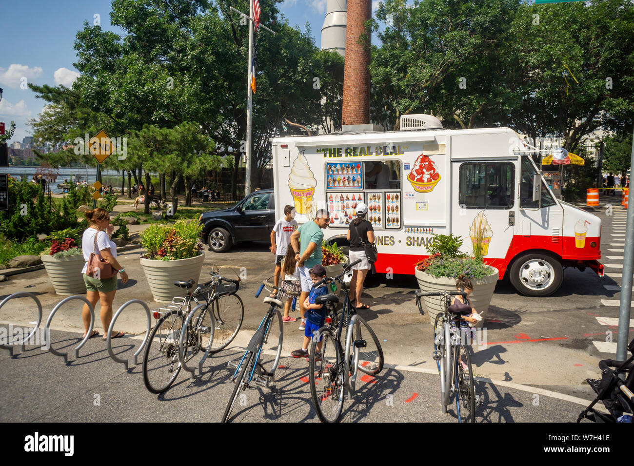 Softeis Nutzfahrzeuge in der Nachbarschaft von Brooklyn Williamsburg in New York am Sonntag, 4. August 2019. (© Richard B. Levine) Stockfoto