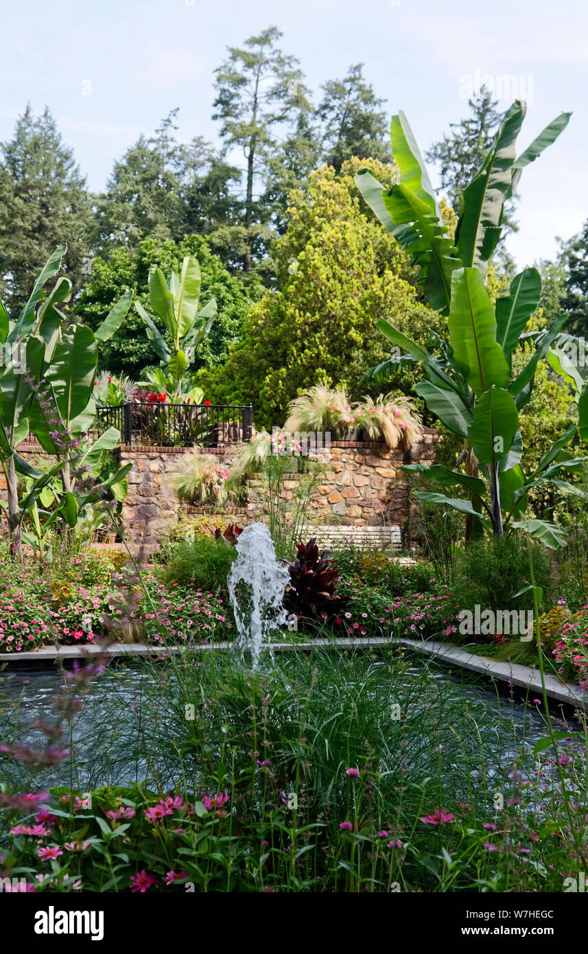 Vertikales Grun Stockfotos Und Bilder Kaufen Alamy