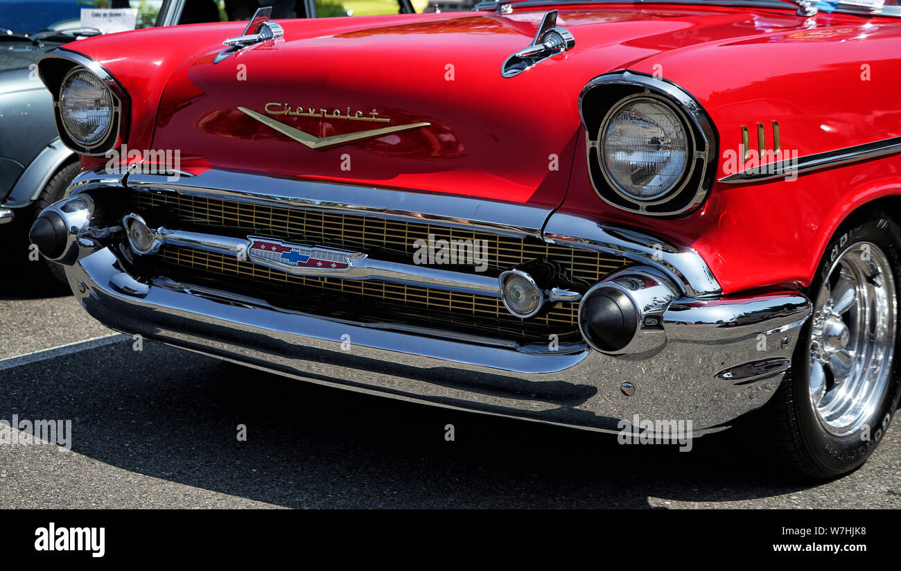 Vorderansicht eines 1957 Chevy bei einem Oldtimertreffen, Gig Harbor, Washington. 3. August 2019 Stockfoto