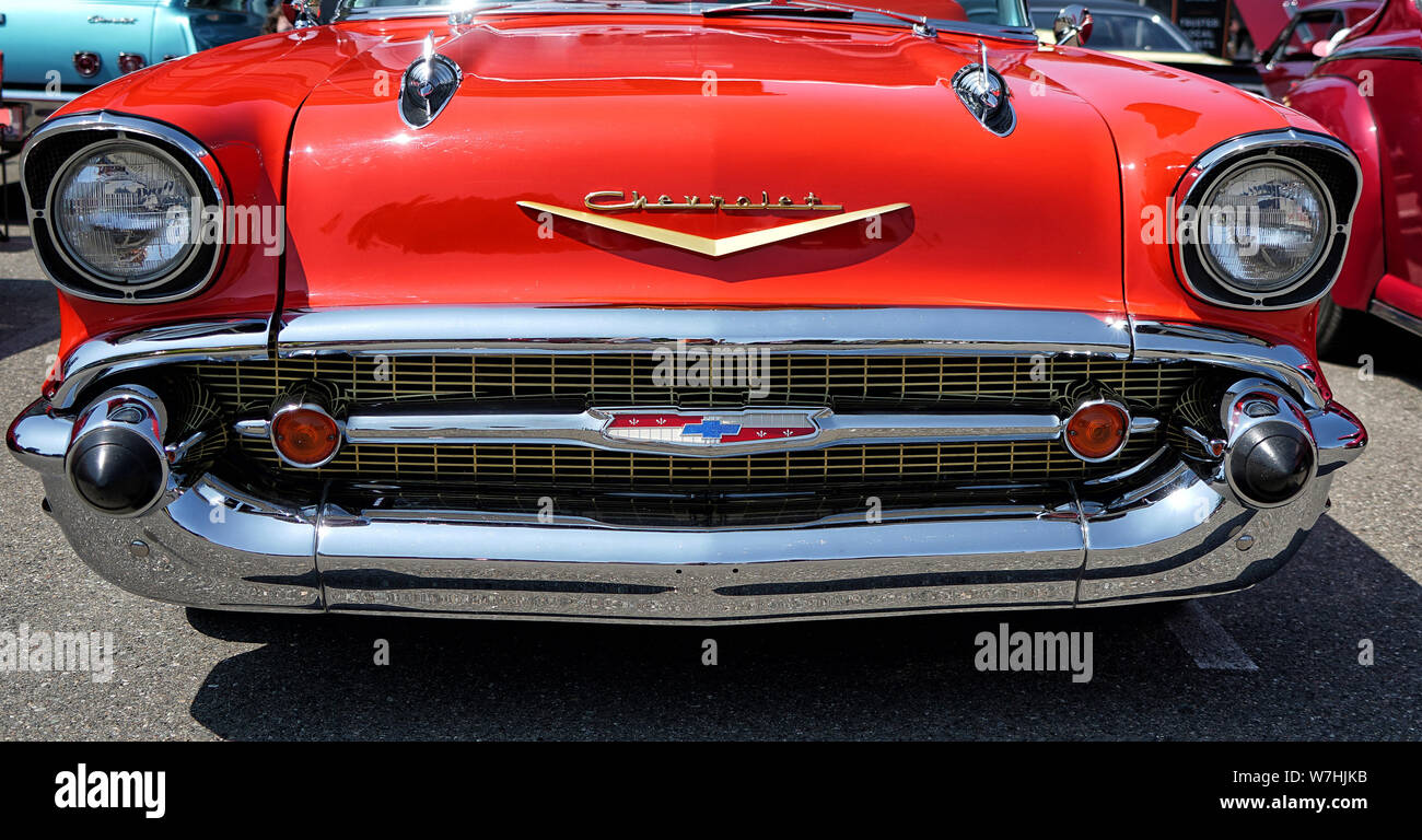 Vorderansicht eines 1957 Chevy bei einem Oldtimertreffen, Gig Harbor, Washington. 3. August 2019 Stockfoto