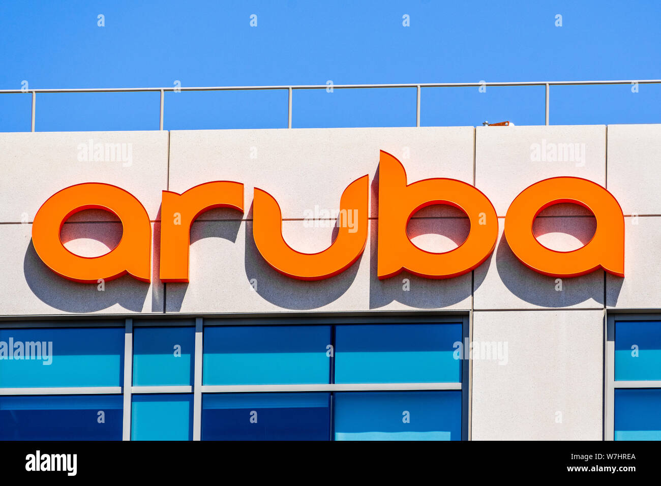 Juli 29, 2019 Santa Clara/CA/USA - Aruba Networks Zeichen an Ihrem Hauptsitz im Silicon Valley; Aruba ist ein in Santa Clara, Kalifornien-basierte, drahtlose Vernetzung Stockfoto