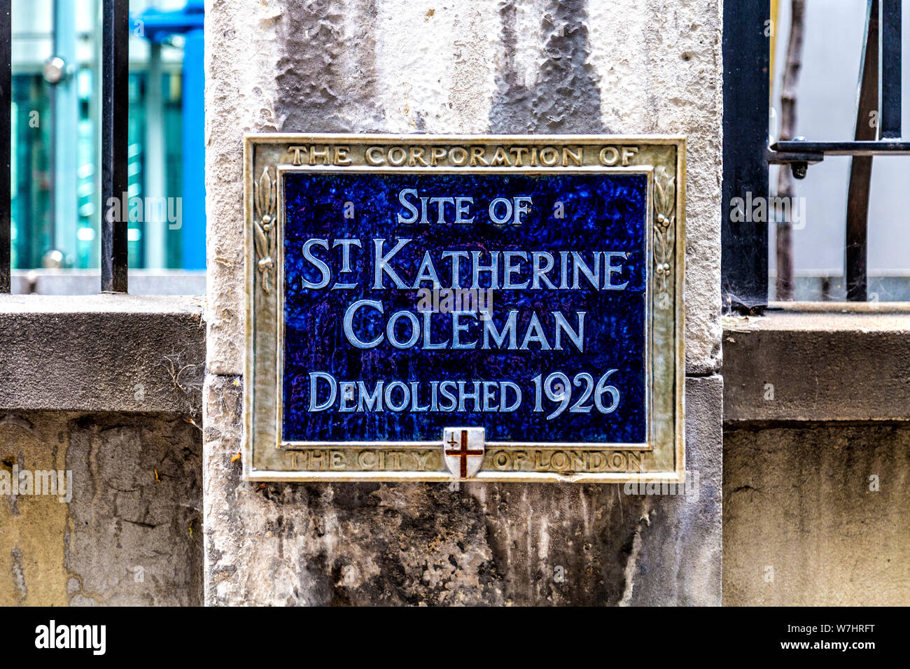 Plakette für Standort St. Katherine Coleman Kirche abgerissen 1926, London, UK Stockfoto