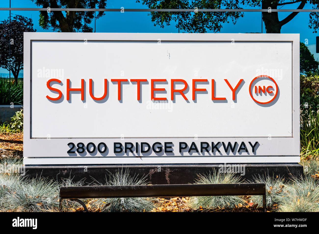 August 1, 2019 Redwood City/CA/USA - Shutterfly Zeichen an Ihrem Hauptsitz im Silicon Valley; Shutterfly, Inc. ist eine US-amerikanische Internet-basierte Unternehmen Stockfoto