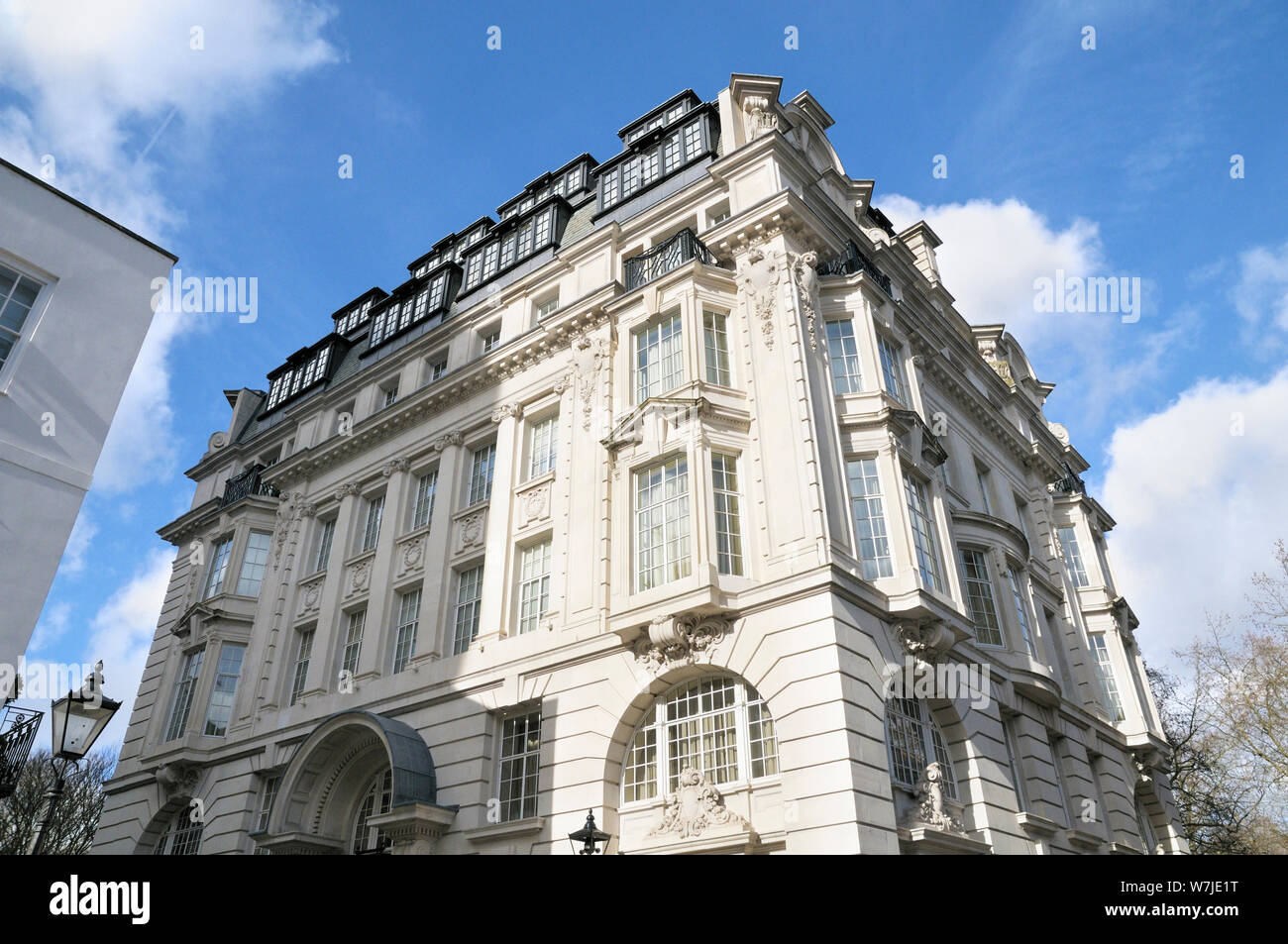 Falcon House, 36-38 Tor Queen Anne's, ist ein Herrenhaus mit Blick auf die St James's Park und sagte zu den teuersten Haus in London, England, Großbritannien Stockfoto