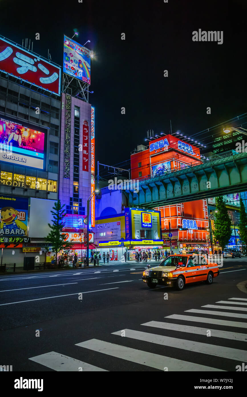 Tokyo, Japan - 11. Mai 2019: Akihabara ist ein pulsierender shopping Drehscheibe für Ihre Elektronik Einzelhändler und das Zentrum der Japan otaku Kultur bekannt, und viele Stockfoto