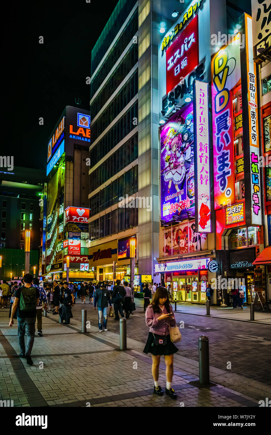 Tokyo, Japan - 11. Mai 2019: Akihabara ist ein pulsierender shopping Drehscheibe für Ihre Elektronik Einzelhändler und das Zentrum der Japan otaku Kultur bekannt, und viele Stockfoto