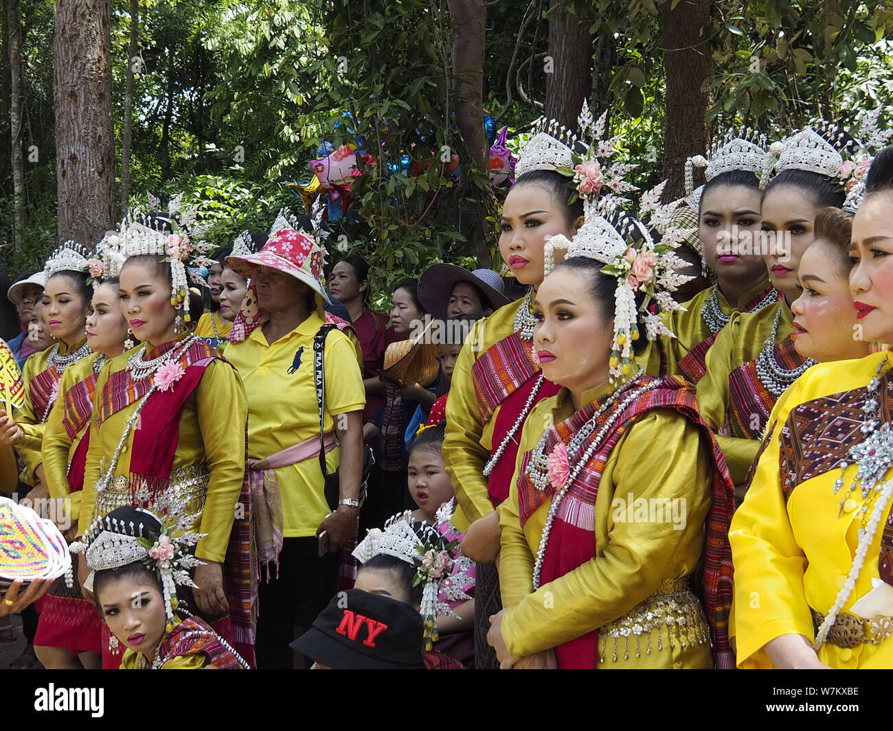Thai nordost Tanz in Thai Kostüm Stockfoto