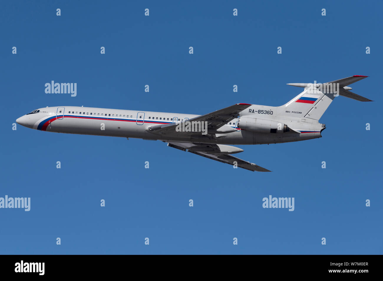 Nowosibirsk, Russland - April 1, 2019: Tupolev Tu-154B-2 RA -85360 Russland - Luftwaffe im Himmel nach dem Ausschalten vom internationalen Flughafen Tolmache nehmen Stockfoto