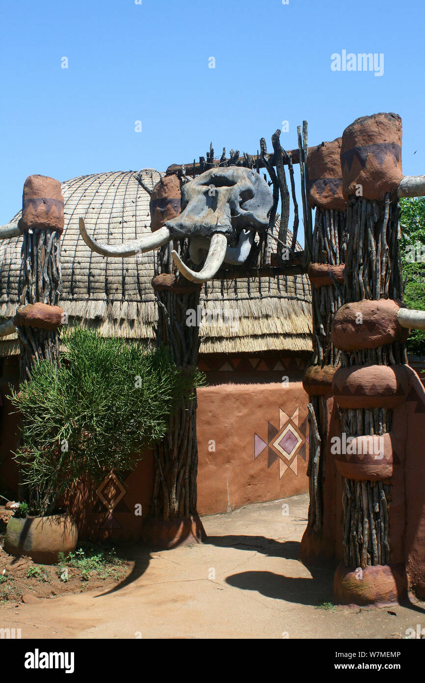 Eingang zum shakaland Zulu Cultural Village, Eshowe, Kwazulu Natal, Südafrika Stockfoto