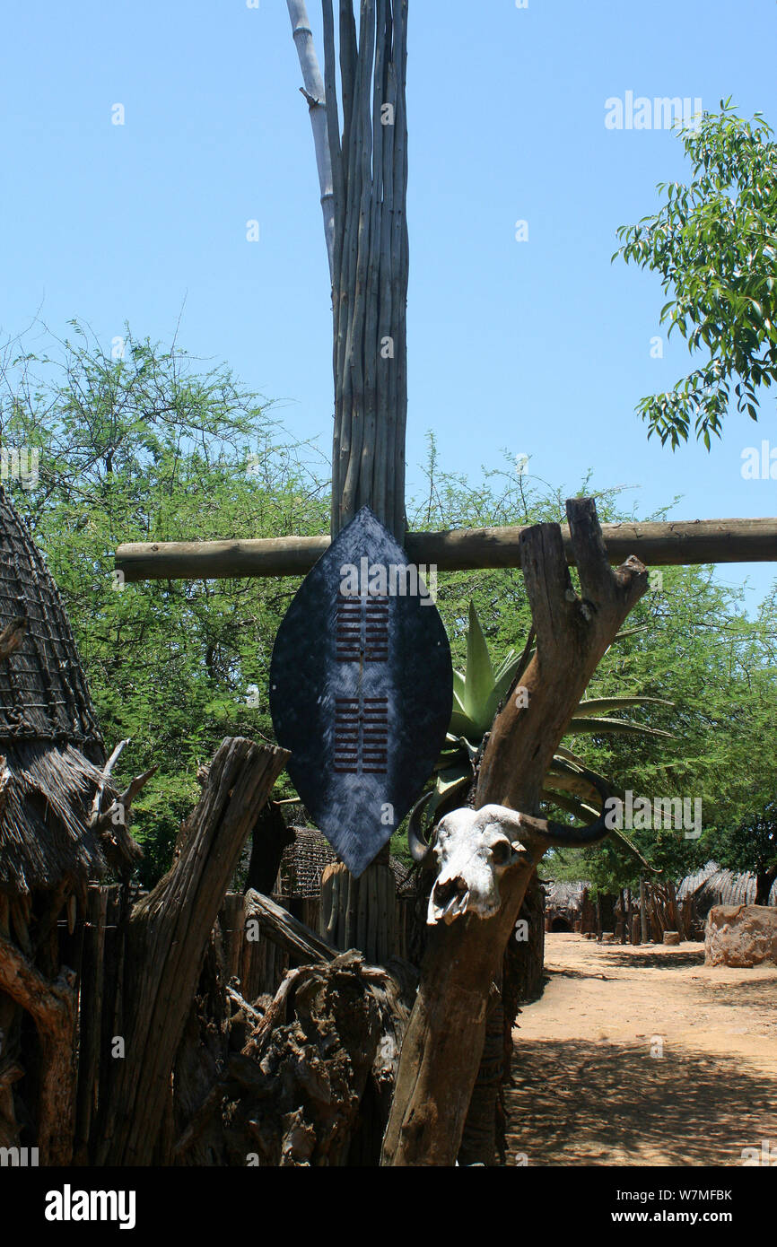 Eingang zu den Zulu Dorf in Shakaland Zulu Cultural Village, Eshowe, Kwazulu Natal, Südafrika Stockfoto