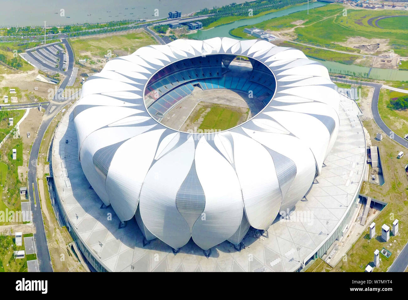 Luftaufnahme der Hangzhou Olympic Sports Center Stadion im Bau in Hangzhou City, East China Zhejiang provinz, 16. Juli 2017. Ich NBBJ Stockfoto