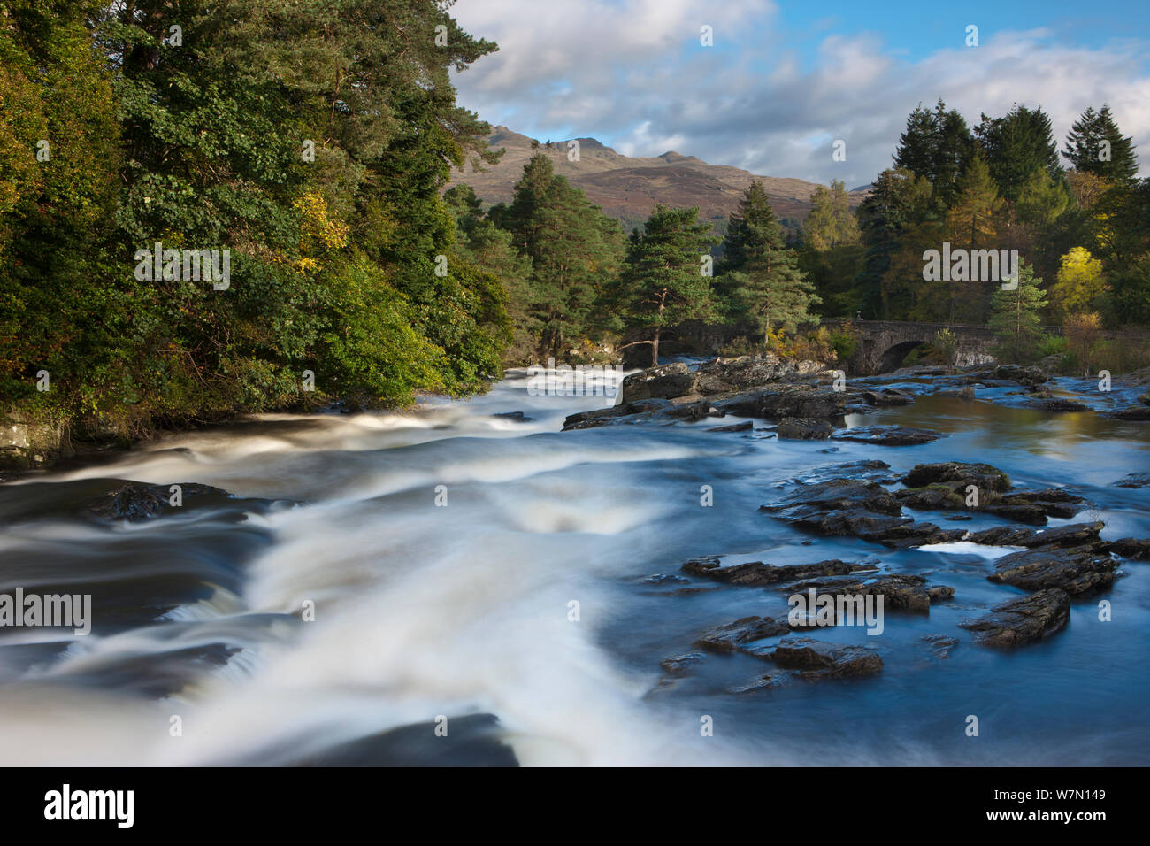 Die Wasserfälle von Dochart, Killin, Perthshire, Schottland. Oktober 2011. Stockfoto