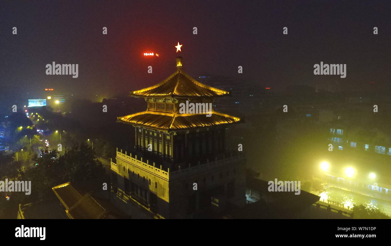 Nacht der Befreiung Pavillon zum Gedenken an die Schlacht von Jinan in der chinesischen Bürgerkrieg in Ji'Nan, der ostchinesischen Provinz Shandong, Stockfoto