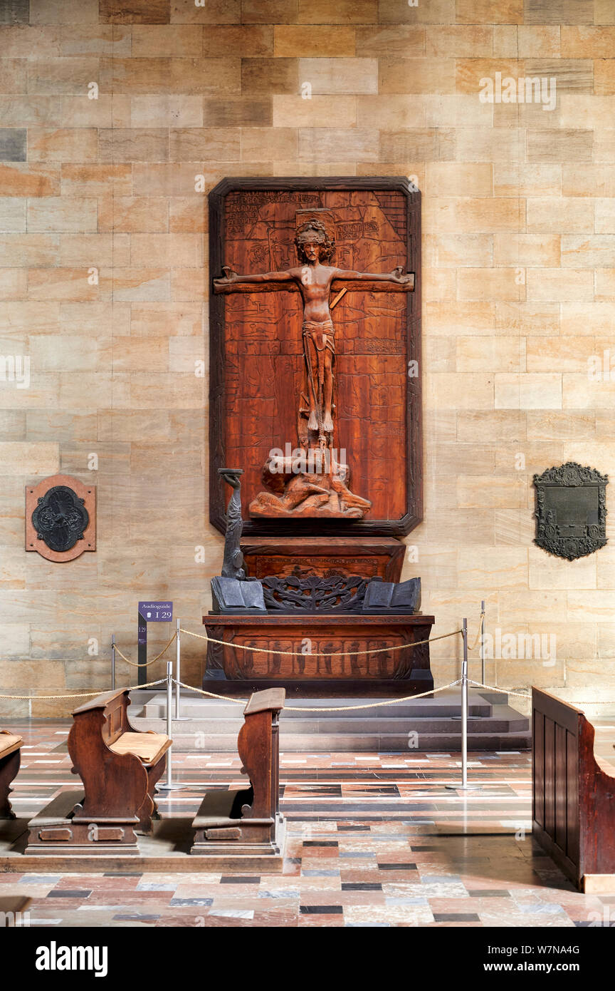 In Prag in der Tschechischen Republik. St. Veitsdom in der Prager Burg. Eine aus Holz geschnitzte Skulptur Christus Stockfoto