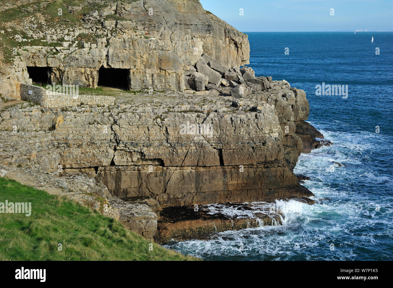 Tilly Laune Steinbruch und Höhlen am Amboss, Durlston Kopf auf der Isle of Purbeck entlang der Jurassic Coast in Dorset, Großbritannien, November 2012 Stockfoto