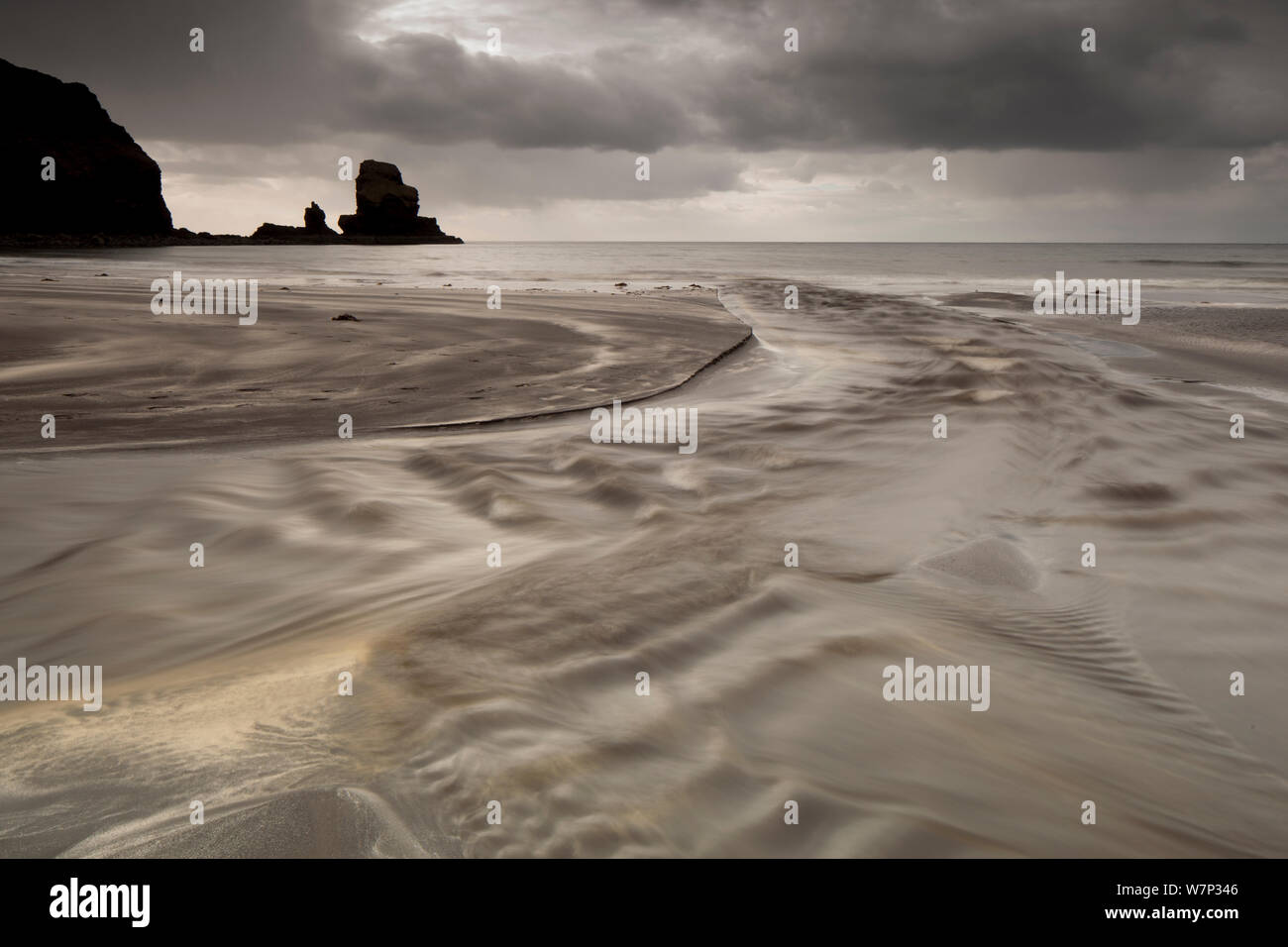 Blick über Talisker Strand, Isle of Skye, Innere Hebriden, Schottland, Großbritannien, Oktober 2012. Stockfoto
