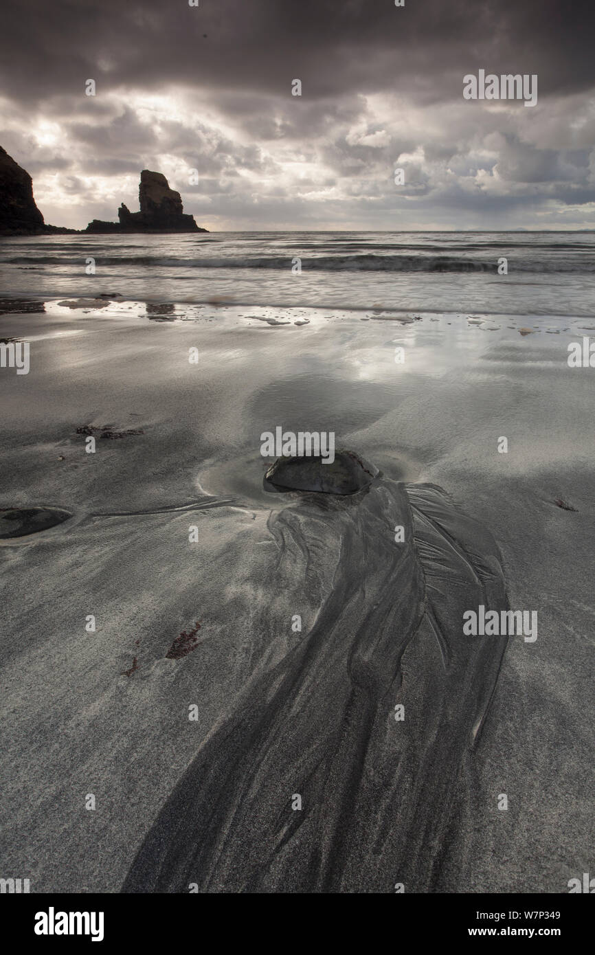 Blick über Talisker Strand, Isle of Skye, Innere Hebriden, Schottland, Großbritannien, Oktober 2012. Stockfoto