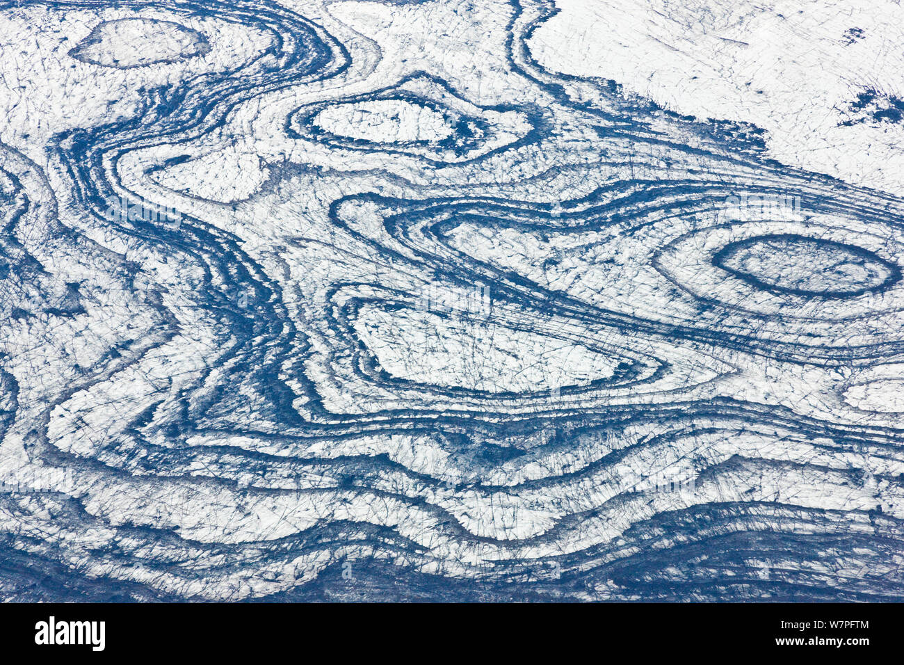 Gletscher Vatnajökull aus der Luft mit abstrakten Mustern gesehen. Island, Europa, Juli 2009. Stockfoto