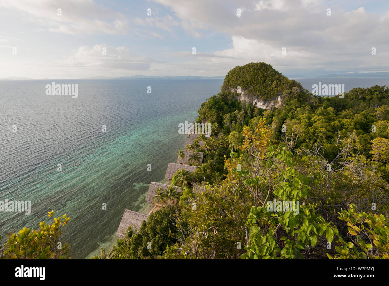 Clifftop Blick von Pulau Pef, Raja Ampat in der Nähe von Waigeo, Indonesien, Februar 2012 Stockfoto