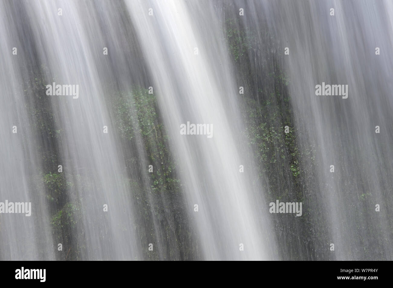Wasserfall abstrakt, Vogesen, Frankreich, Januar Stockfoto