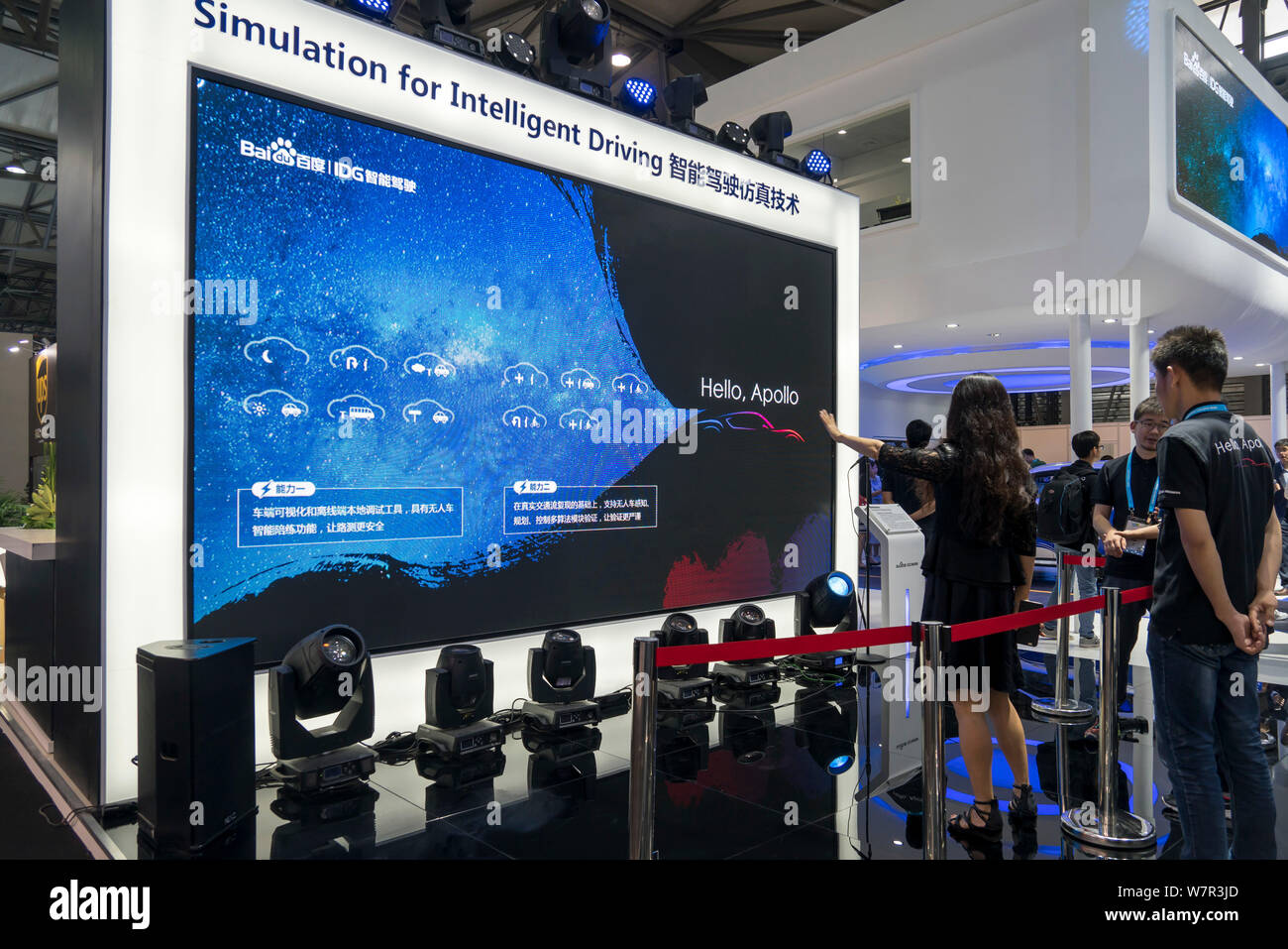 Besucher ausprobieren Simulation für intelligente fahren am Stand von Baidu während der 2017 International Consumer Electronics Show CES Asien Asien (2017) Stockfoto