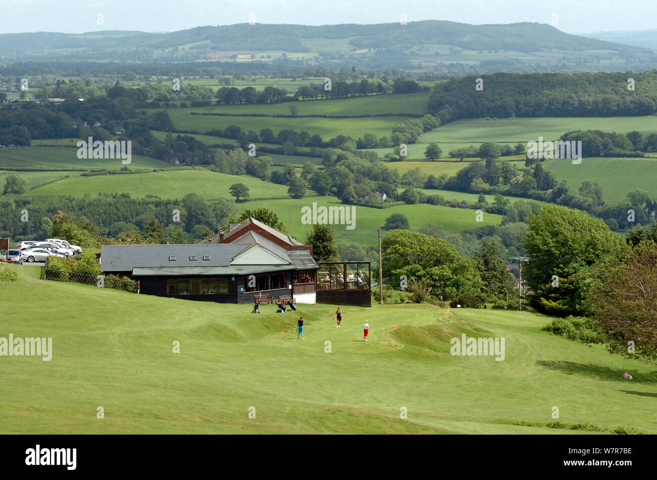 Herefordshire Damen Golf Championship 2014 Kington Golf Club, der höchsten Golf Club in England. Der Blick auf die 18 und das Clubhaus. Stockfoto