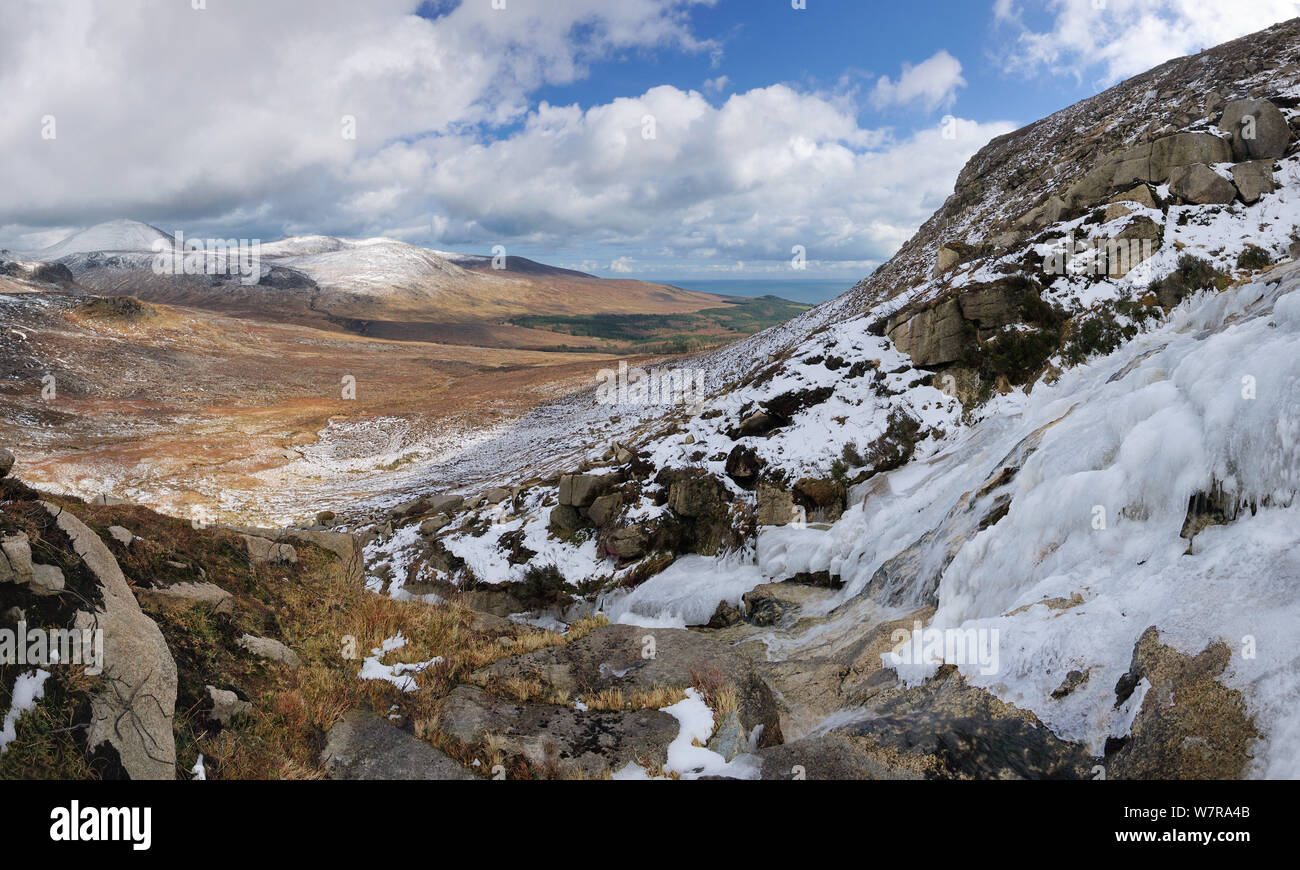 Annolog Tal gesehen von Slieve Binnian, Mourne Mountains, County Down, Nordirland, März 2013 Stockfoto