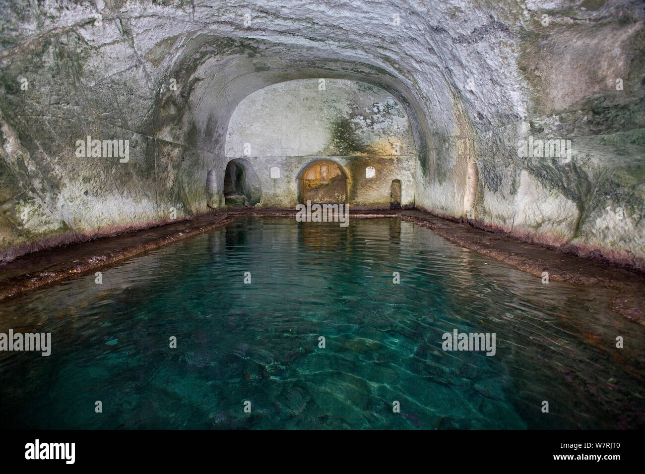 Die Innenseite des alten Römischen 'murenario" einer künstlichen Grotte, die als privater Pool für Römische Adlige, Insel Ponza, Italien, Meer, Mittelmeer, Juli 2008 Stockfoto
