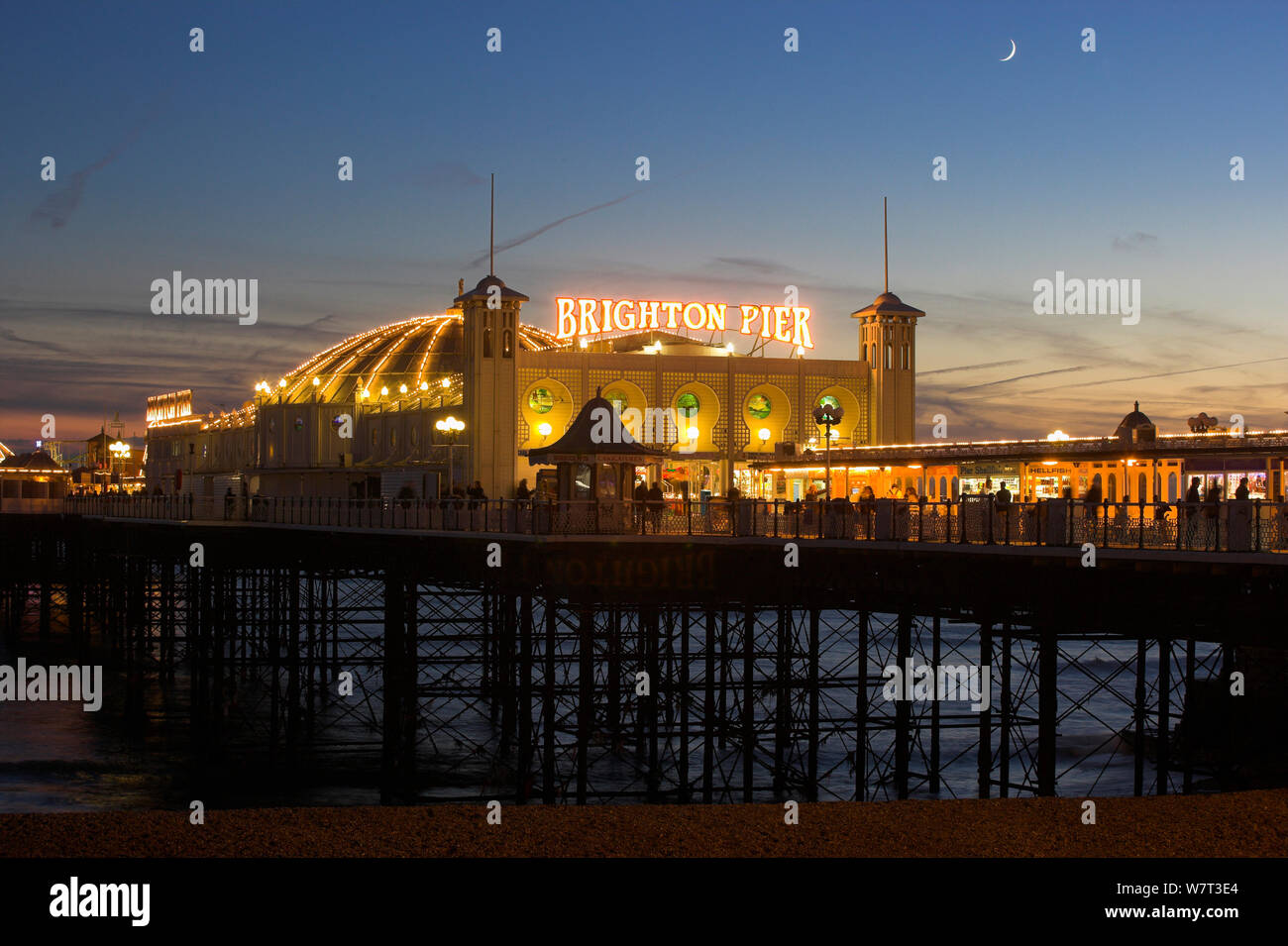 Brighton Pier in der Dämmerung, West Sussex, England, UK, November 2011. Stockfoto