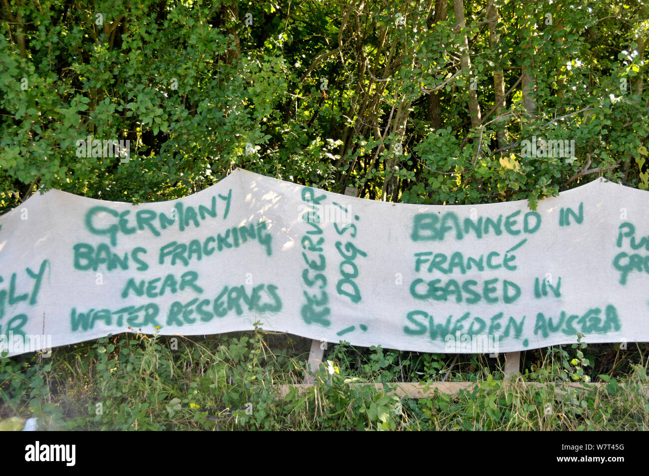 Anti-fracking Protest, Zeichen, Balcombe, West Sussex, England. 19. August 2013. Stockfoto