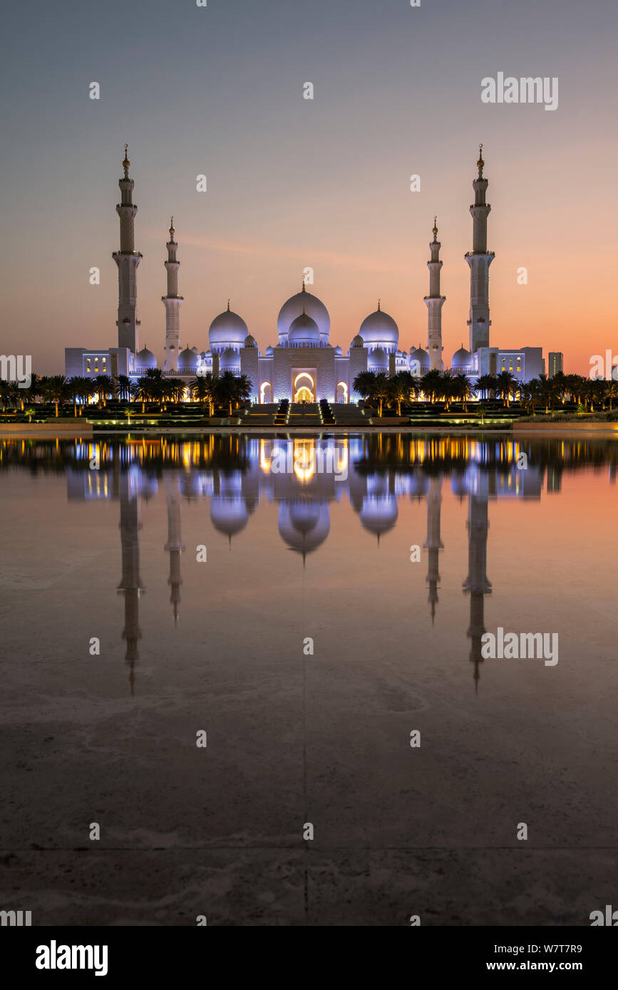 Sheikh Zayed Grand Moschee in Abu Dhabi, Vereinigte Arabische Emirate Stockfoto