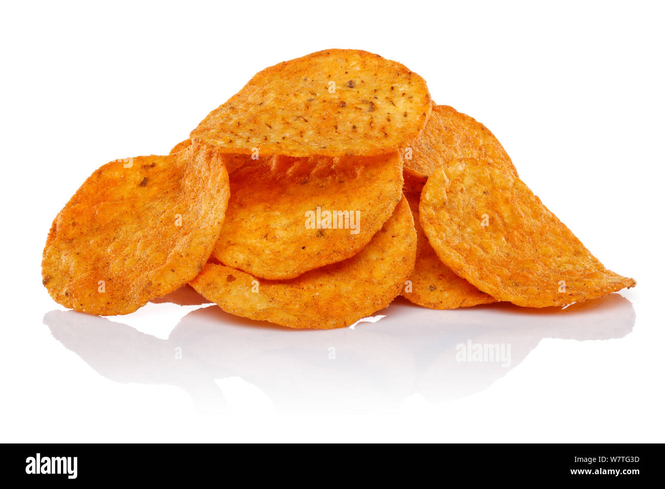 Runde mais Chips auf weißem Hintergrund Stockfoto