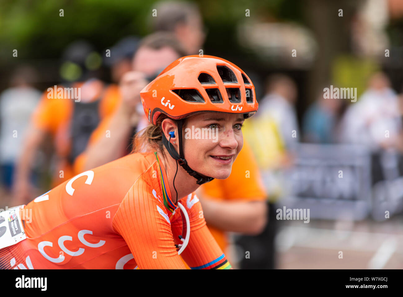 Marianne Vos vom Team CCC Liv, bevor sie beim Prudential RideLondon Classique Radrennen antrat. Radfahrerin Stockfoto