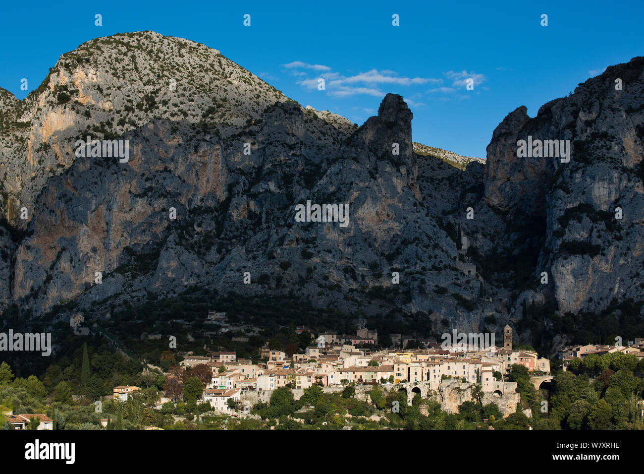 Moustiers-Sainte-Marie, Département Alpes-de-Haute-Provence, Frankreich, Oktober 2012. Stockfoto