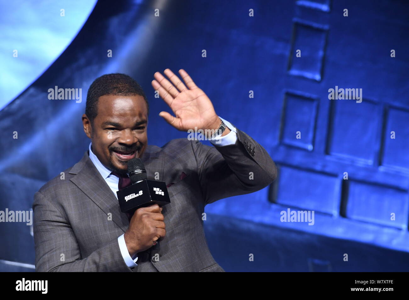Der amerikanische Regisseur F. Gary Gray besucht eine Premiere für seinen neuen Film "Das Schicksal der Wütende" in Peking, China, 23. März 2017. Stockfoto