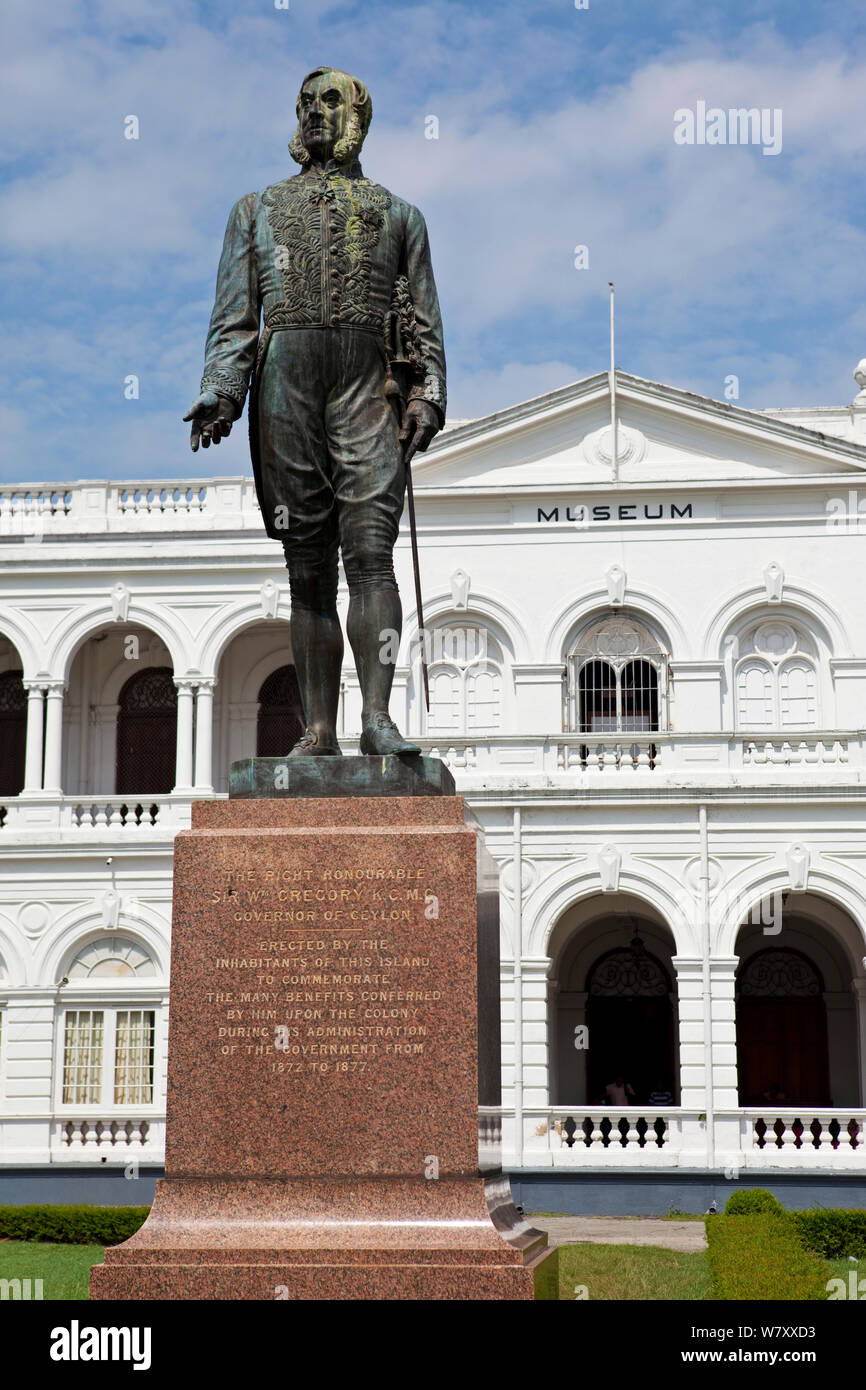 Statue von Ceylon Gouverneur außerhalb der Nationalen Museum, Colombo, Sri Lanka. Stockfoto