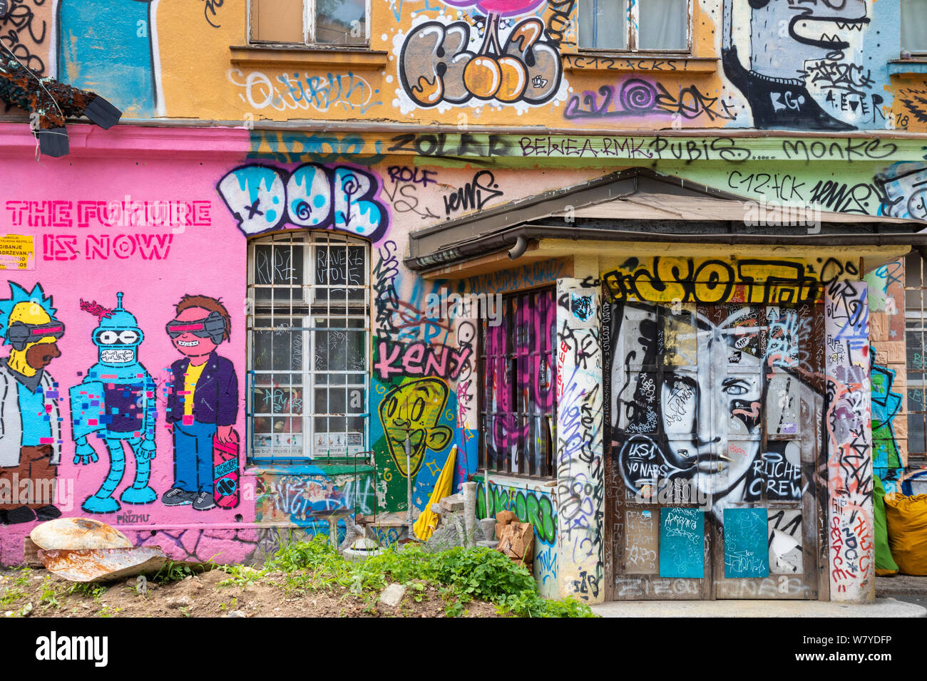 Graffiti Kunst in der metelkova Art Center AKC Metelkova mesto alternative Kultur Zentrum in Kasernen Metelkova ulica Ljubljana Slowenien Eu Europa Stockfoto
