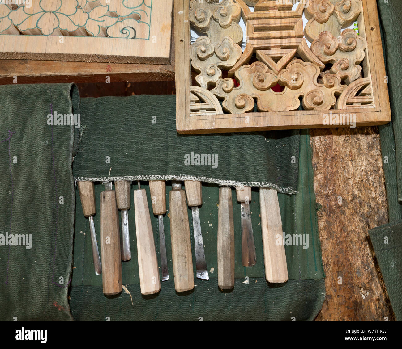 Werkzeuge für die Holzbearbeitung Klasse am Nationalen Institut für zorig Chusm (Schule der Künste) Thimphu verwendet. Bhutan, Oktober 2014. Stockfoto
